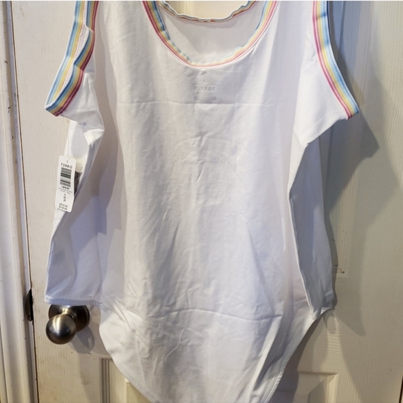 NWT TORRID SIZE 5 WHITE & RAINBOW RINGER FOXY BODYSUIT. - Picture 3 of 3